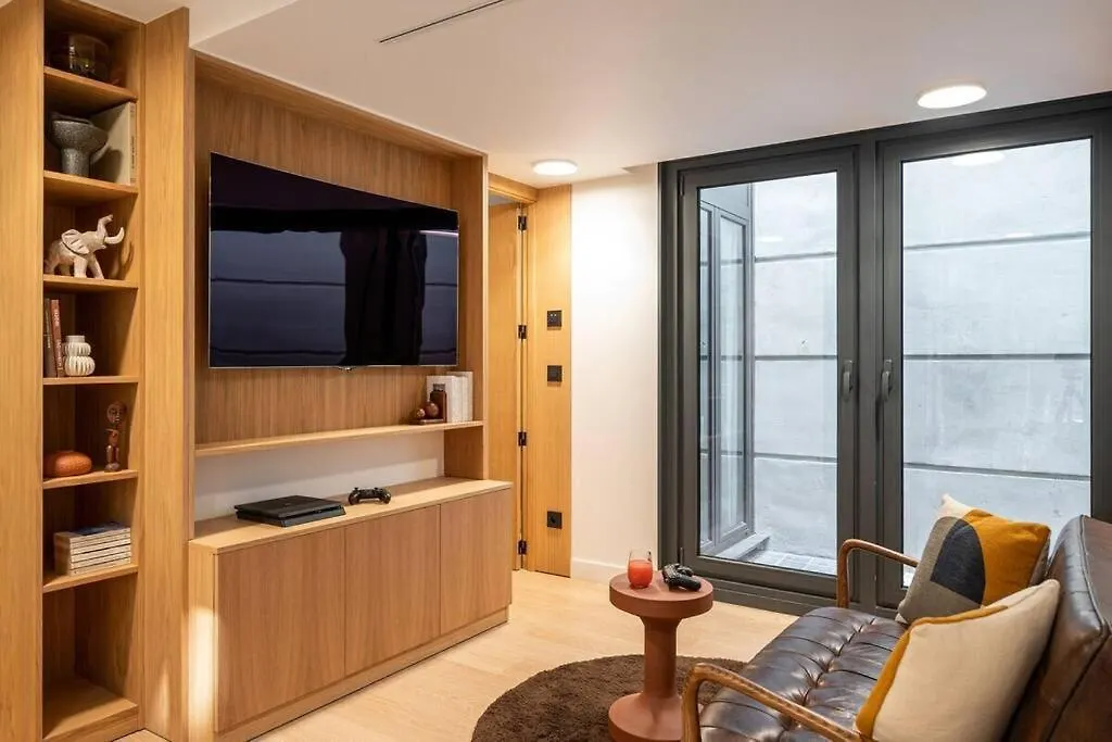 Apartment Haut Marais - My Skydome In Paris France